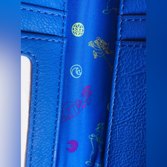 ✨ Loungefly Disney EPCOT Wallet. NWT ✨ - Picture 7 of 16